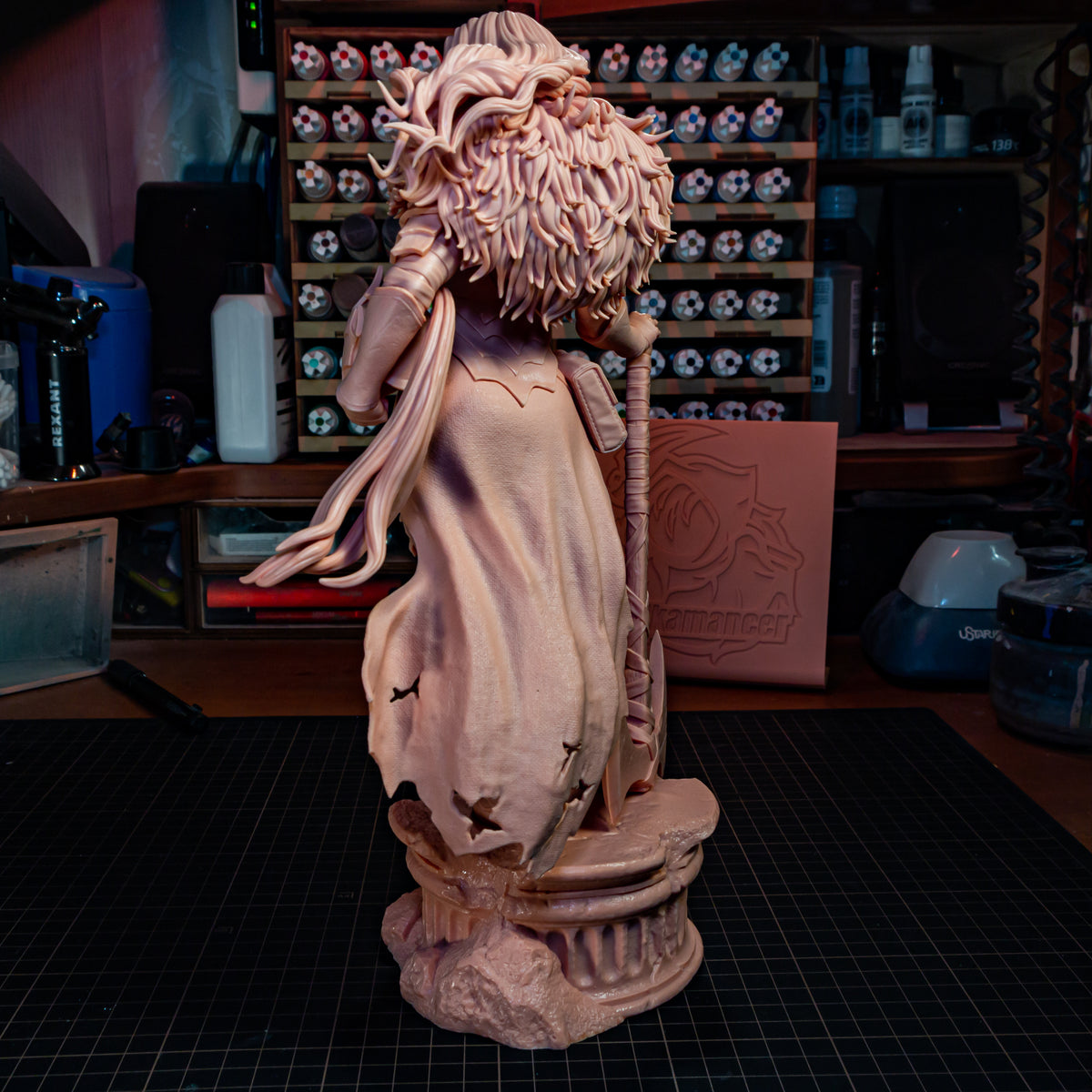 Bulkamancer Sculps Absolute Wonder Woman