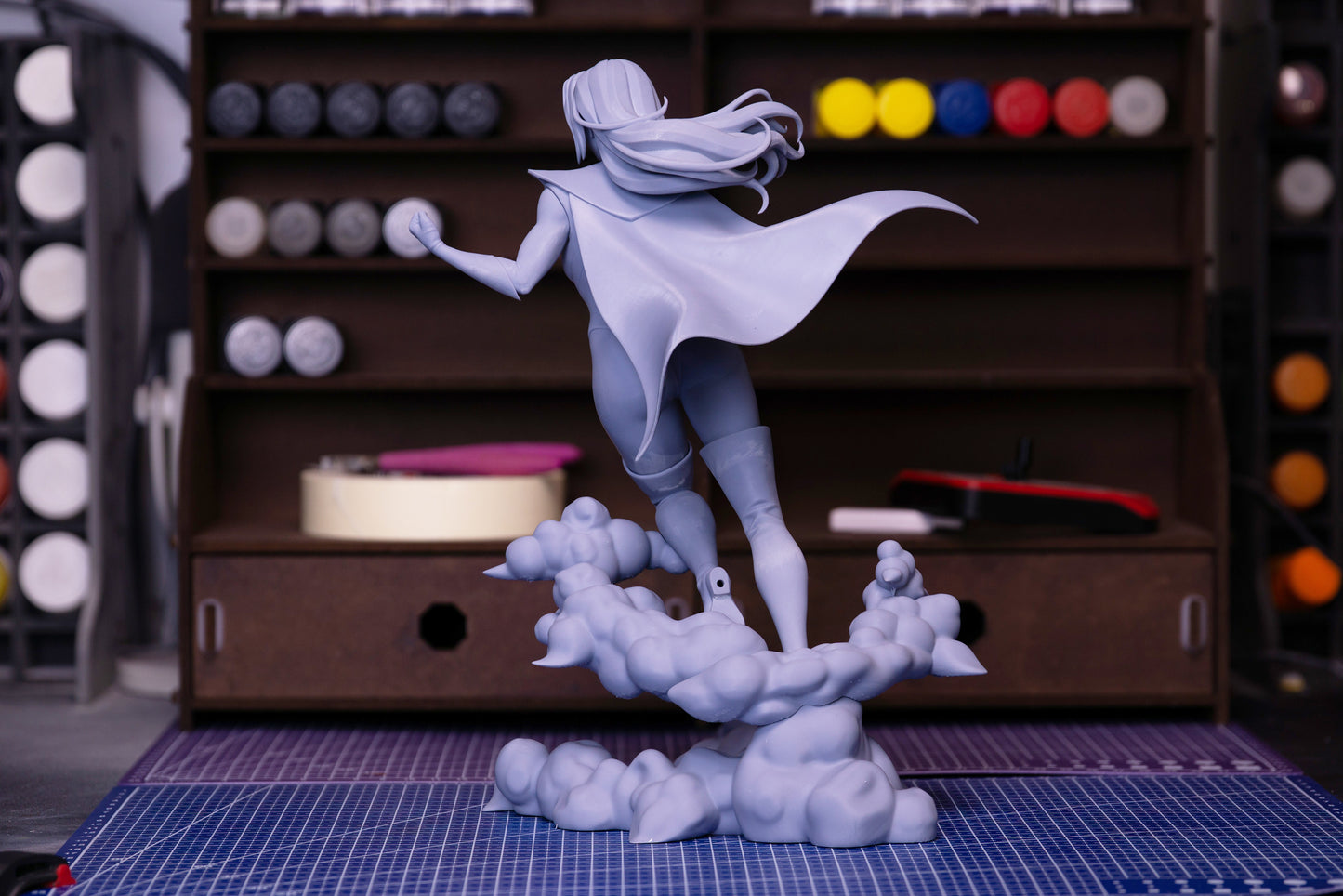 Neko Figurines Blonde Blazer - Dispatch